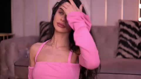 Snapshot of arinarhodes chatting on 11.16.25 Arina online show from 11.16.25