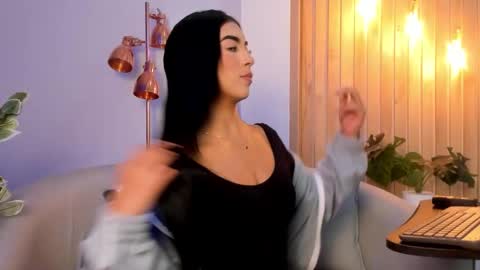 Ari Robert online show from 09.15.25