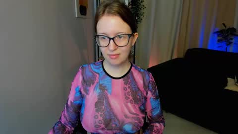 Snapshot of arizzzona_baby chatting on 10.17.25 Arizona online show from 10.17.25