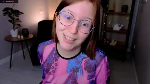 Snapshot of arizzzona_baby chatting on 12.19.25 Arizona online show from 12.19.25