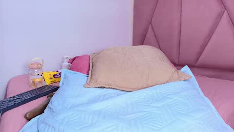 Arleth  online show from 02.26.25