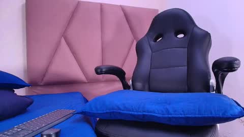 Arleth  online show from 09.25.25