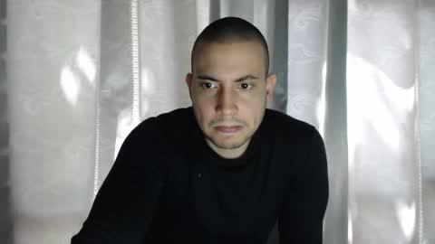 Snapshot of armando_2002 chatting on 11.08.25 ARMANDO online show from 11.08.25