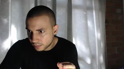 Snapshot of armando_2002 chatting on 11.10.25 ARMANDO online show from 11.10.25