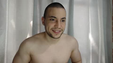 Snapshot of armando_2002 chatting on 11.22.25 ARMANDO online show from 11.22.25