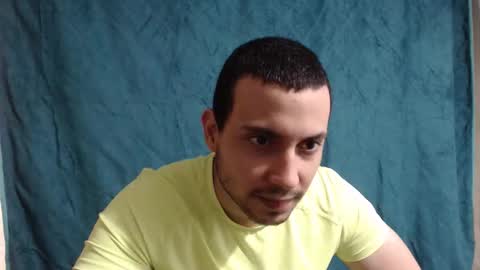 Snapshot of armando_2002 chatting on 12.20.25 ARMANDO online show from 12.20.25