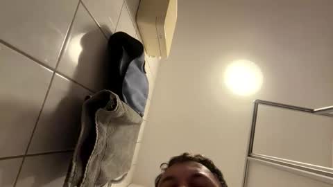 armyskater32 online show from 04.13.26