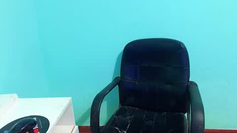 arnelux72 online show from 02.22.25