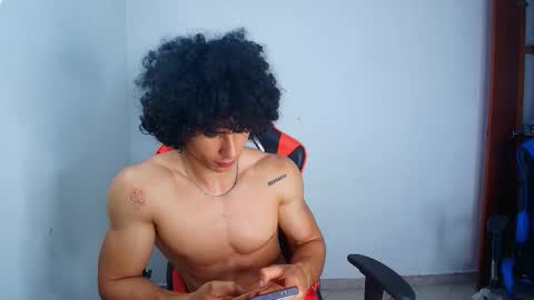 Snapshot of arnold_black69 chatting on 09.16.25 arnold black online show from 09.16.25