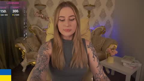 Snapshot of arolinanight chatting on 02.23.25 AROLINA online show from 02.23.25