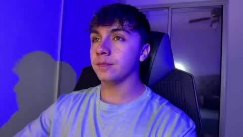 aron__cooper online show from 10.04.25