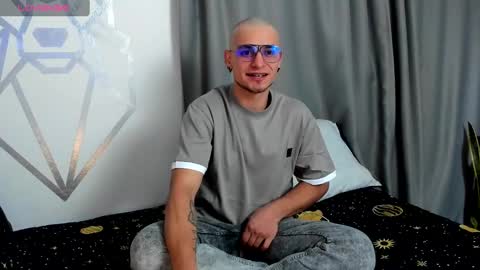 Aron Santoro online show from 12.24.24