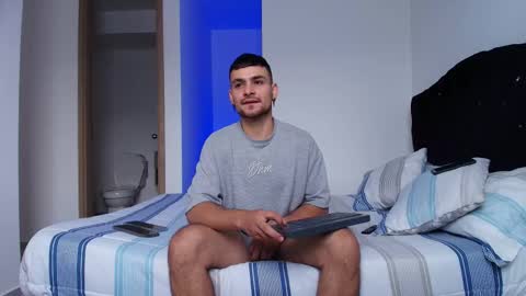 Aron Santoro online show from 11.27.25