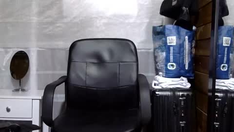 Snapshot of arongfranco chatting on 10.27.25 Aron G Franco online show from 10.27.25