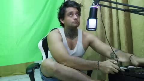 Snapshot of aronmiller404 chatting on 07.18.26 aronmiller online show from 07.18.26