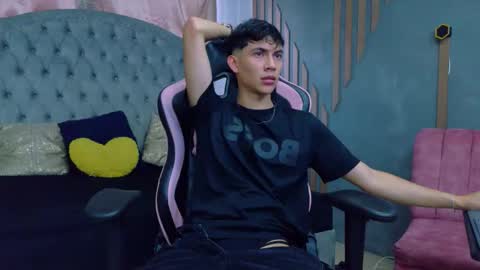 Arontawers online show from 02.25.26