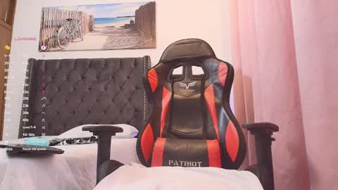 Snapshot of aronvillegas chatting on 01.11.25 online show from 01.11.25