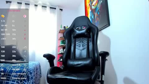 Snapshot of aronvillegas chatting on 09.17.25 online show from 09.17.25