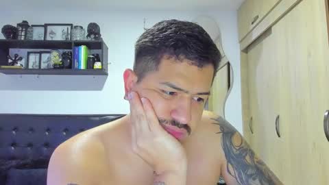 Snapshot of aronwilliams69 chatting on 02.18.26 ARON Independent model online show from 02.18.26