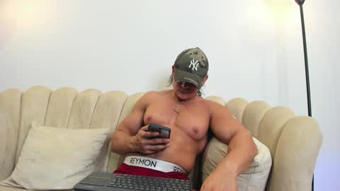   online show from 10.02.25