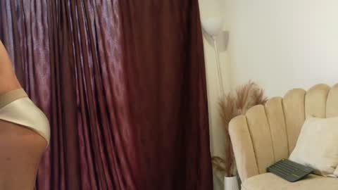 Snapshot of aroon_connor chatting on 07.19.26 online show from 07.19.26