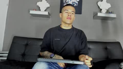 Snapshot of aroon_fit chatting on 02.03.26 AROON HOT online show from 02.03.26