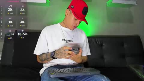 Snapshot of aroon_fit chatting on 02.12.26 AROON HOT online show from 02.12.26