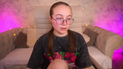 Snapshot of arrinawair chatting on 06.18.26 arrinawair online show from 06.18.26