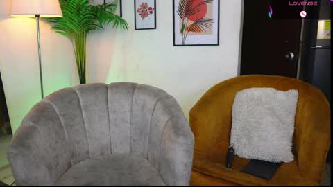 Chloe  online show from 02.23.25