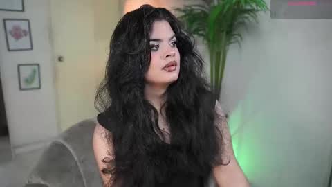 Chloe  online show from 09.20.25