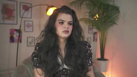 Chloe  online show from 11.20.25