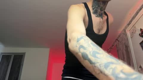 Snapshot of arteemiis chatting on 01.01.25 online show from 01.01.25