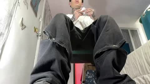 Snapshot of arteemiis chatting on 01.07.25 online show from 01.07.25