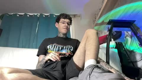 Snapshot of arteemiis chatting on 01.10.25 online show from 01.10.25