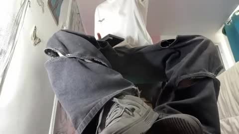 Snapshot of arteemiis chatting on 01.16.25 online show from 01.16.25