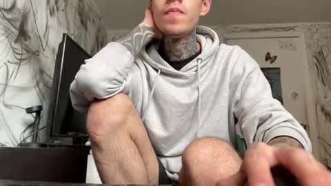 Snapshot of arteemiis chatting on 01.16.25 online show from 01.16.25