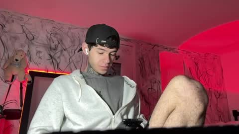 Snapshot of arteemiis chatting on 02.04.25 online show from 02.04.25