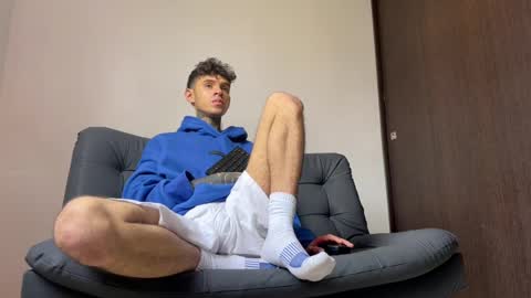 Snapshot of arteemiis chatting on 03.04.25 online show from 03.04.25