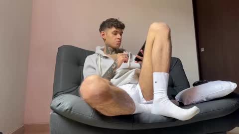 Snapshot of arteemiis chatting on 03.06.25 online show from 03.06.25