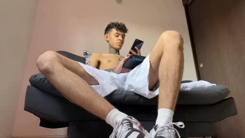 Snapshot of arteemiis chatting on 03.10.25 online show from 03.10.25