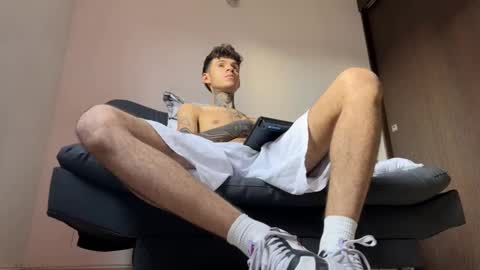 Snapshot of arteemiis chatting on 03.11.25 online show from 03.11.25