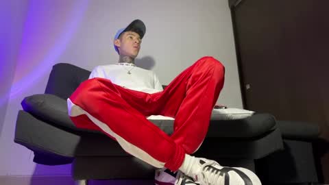 Snapshot of arteemiis chatting on 03.12.25 online show from 03.12.25