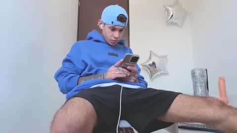 Snapshot of arteemiis chatting on 09.12.25 online show from 09.12.25