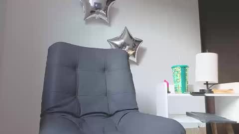 Snapshot of arteemiis chatting on 09.25.25 online show from 09.25.25