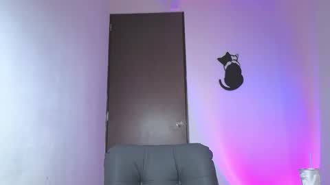 Snapshot of arteemiis chatting on 10.24.25 online show from 10.24.25