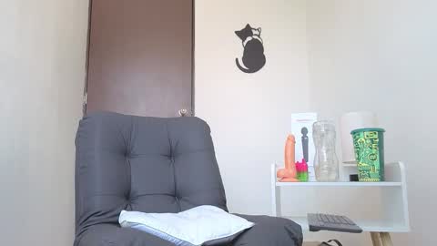 Snapshot of arteemiis chatting on 10.24.25 online show from 10.24.25