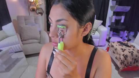 Snapshot of artemis_020 chatting on 11.16.25 FENIX online show from 11.16.25