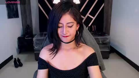 Snapshot of artemisa_ch1 chatting on 09.17.25 ARTEMISA online show from 09.17.25