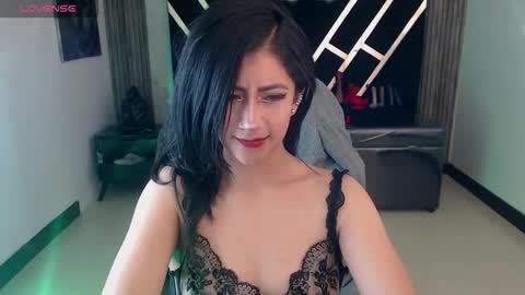 Snapshot of artemisa_ch1 chatting on 11.21.25 ARTEMISA online show from 11.21.25