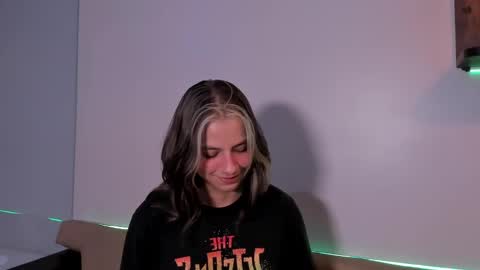 Snapshot of artemisablake chatting on 12.19.24 artemisablake online show from 12.19.24